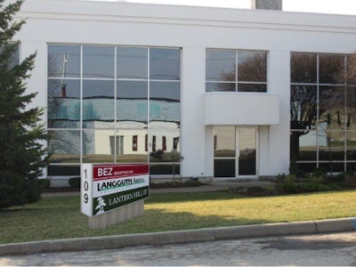 Pw 41303 Building With Sign 02 2