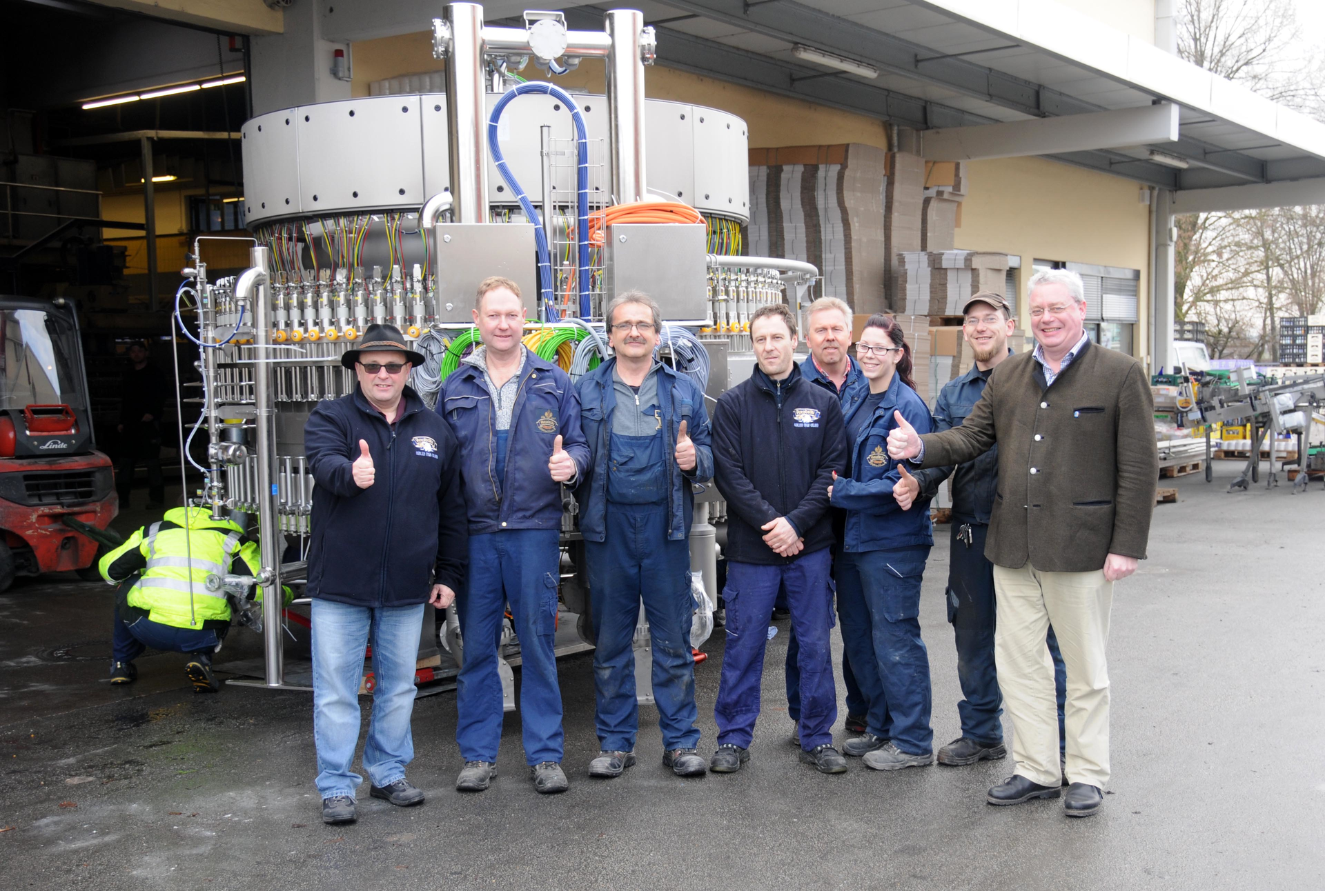 Stakeholders in the recent machinery upgrade at Arcobr&auml;u Gr&auml;fliches Brauhaus GmbH & Co. KG.