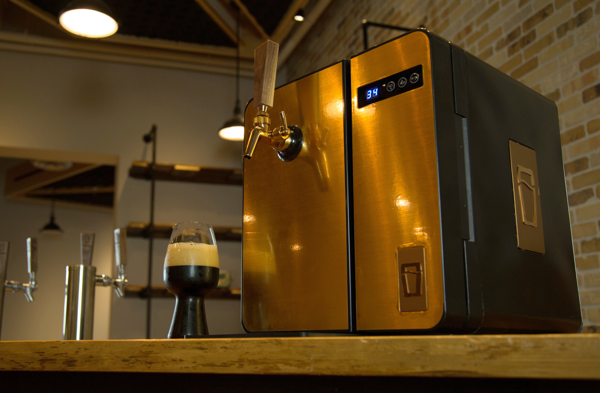SYNEK has introduced a standalone home appliance that refrigerates, pressurizes, and dispenses beer for the home consumer.