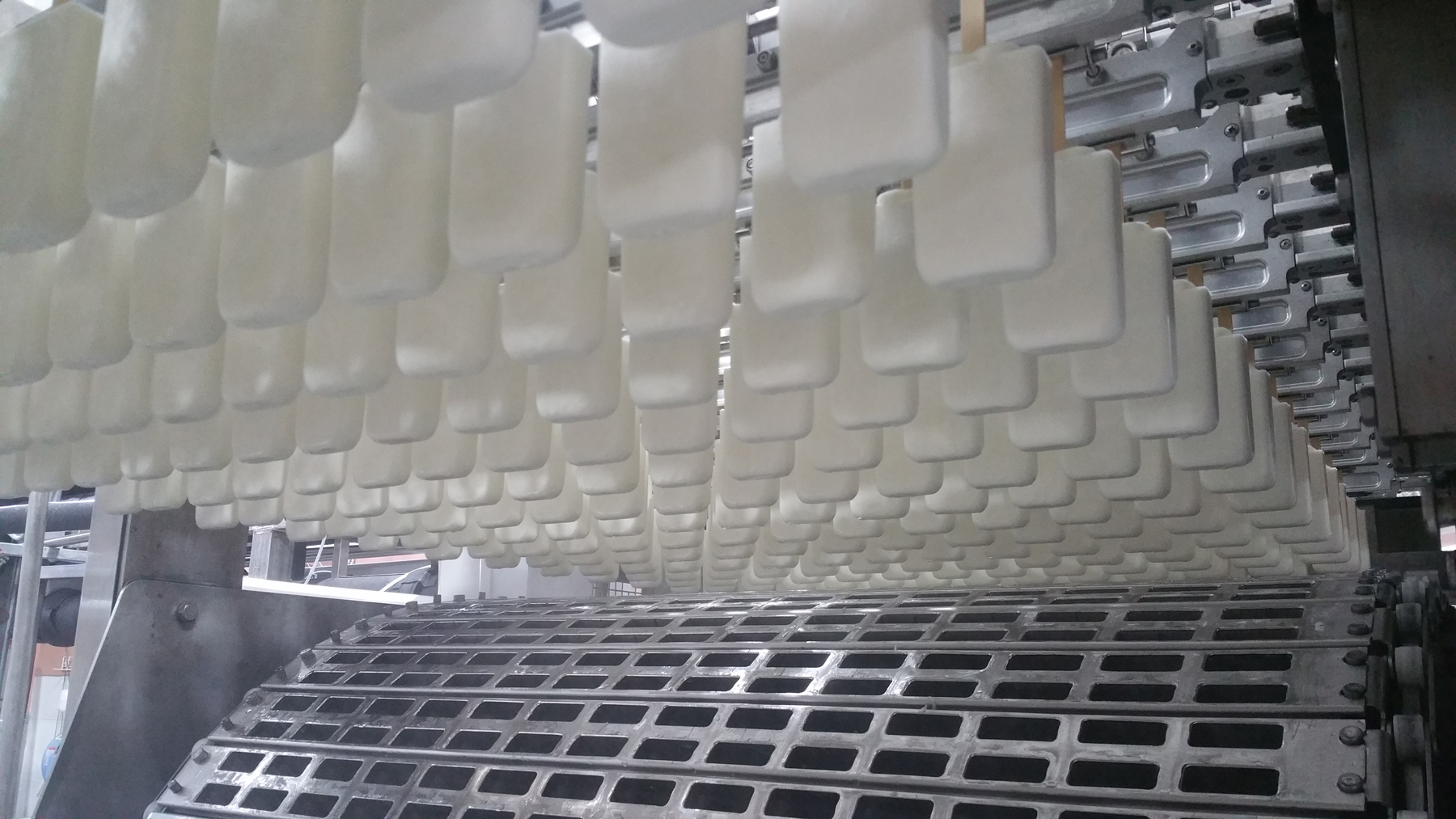 Bravo creates frozen fruit bars and recently upgraded its cold room storage system to be more responsive to deviations in temperatures.