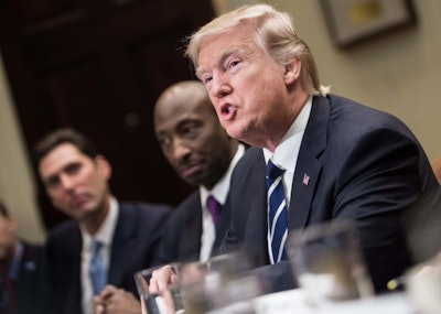 Trump meeting with pharmaceutical leaders in the Oval Office. / Photo: Getty Images