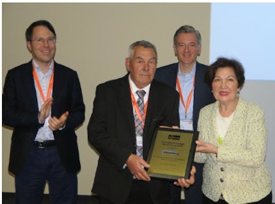 The 2018 Busch Innovation in Vacuum Award goes to the Canadian company Lapierre Equipment Inc. From left to right: Kaya Busch, Donald Lapierre, Sami Busch, Ayhan Busch