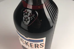 The two sides of the bottle are embossed with the neck of a guitar, giving Pickers a matchless look from every angle.