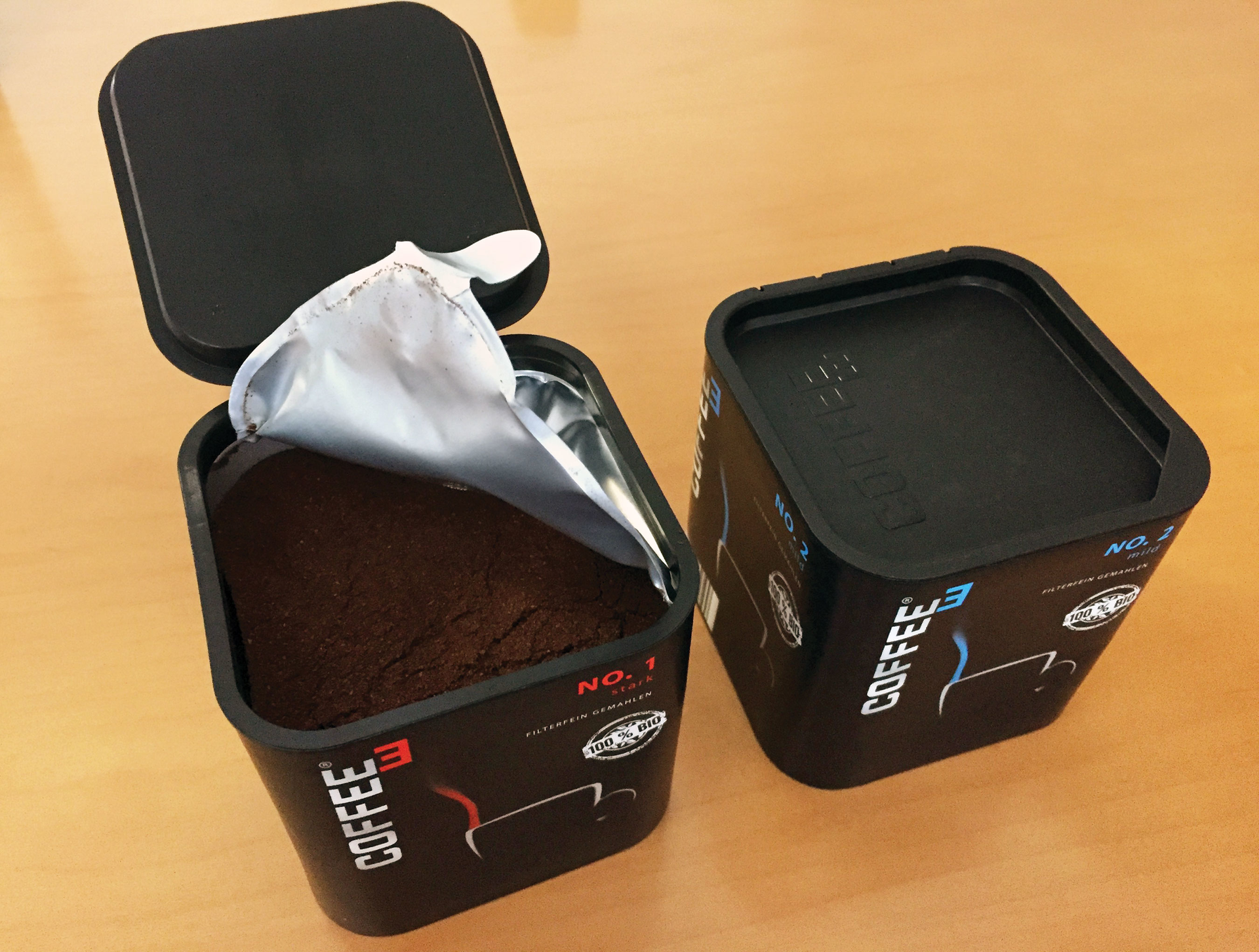 The InLine can consists of a multilayer lamination used to form its body, an aluminum lidding membrane that is induction sealed, and a hinged overcap induction sealed to the can.