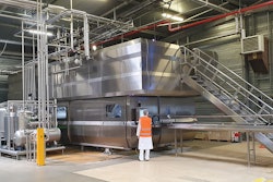 Hiperbaric’s 525 in-bulk machine processes twice the amount of beverage product per cycle than traditional in-pack HPP equipment.