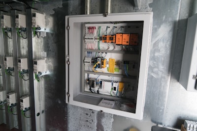 Inside the control center, a Beckhoff CX2040 Embedded PC runs TwinCat 3 automation software to control the CBD extraction process.