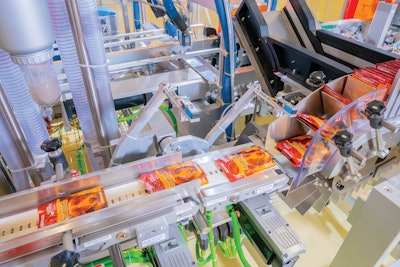 The sealing bars of the rotary packaging machine are equipped with SealScope™ sensors that detect product in seal, wrinkles and folds that cause leaking packages.