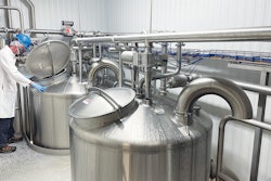 The CIP system has the capacity to clean half the plant, covering 21 different circuit points, and fits in a very confined space in a dedicated CIP room.