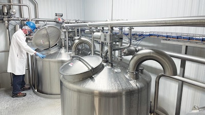 The CIP system has the capacity to clean half the plant, covering 21 different circuit points, and fits in a very confined space in a dedicated CIP room.