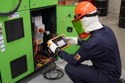 Fluke’s three-phase power quality analyzers capture hundreds of power parameters.