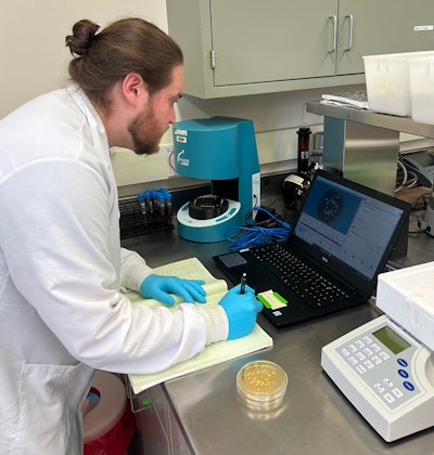 Study co-first author Tyler Chandross-Cohen uses an automatic colony counter to quantify growth of Bacillus cereus group isolates. He recently received a predoctoral fellowship to study variants in genes that play a role in the expression of toxins in B. cereus group bacteria.
