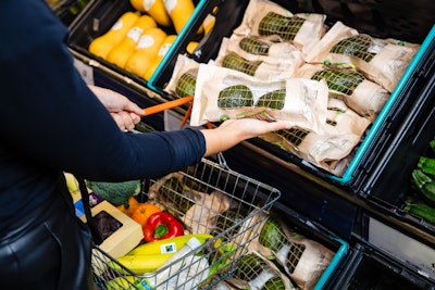 This change applies to Sainsbury’s own-brand avocados and is expected to reduce plastic use by 20.2 tons annually.