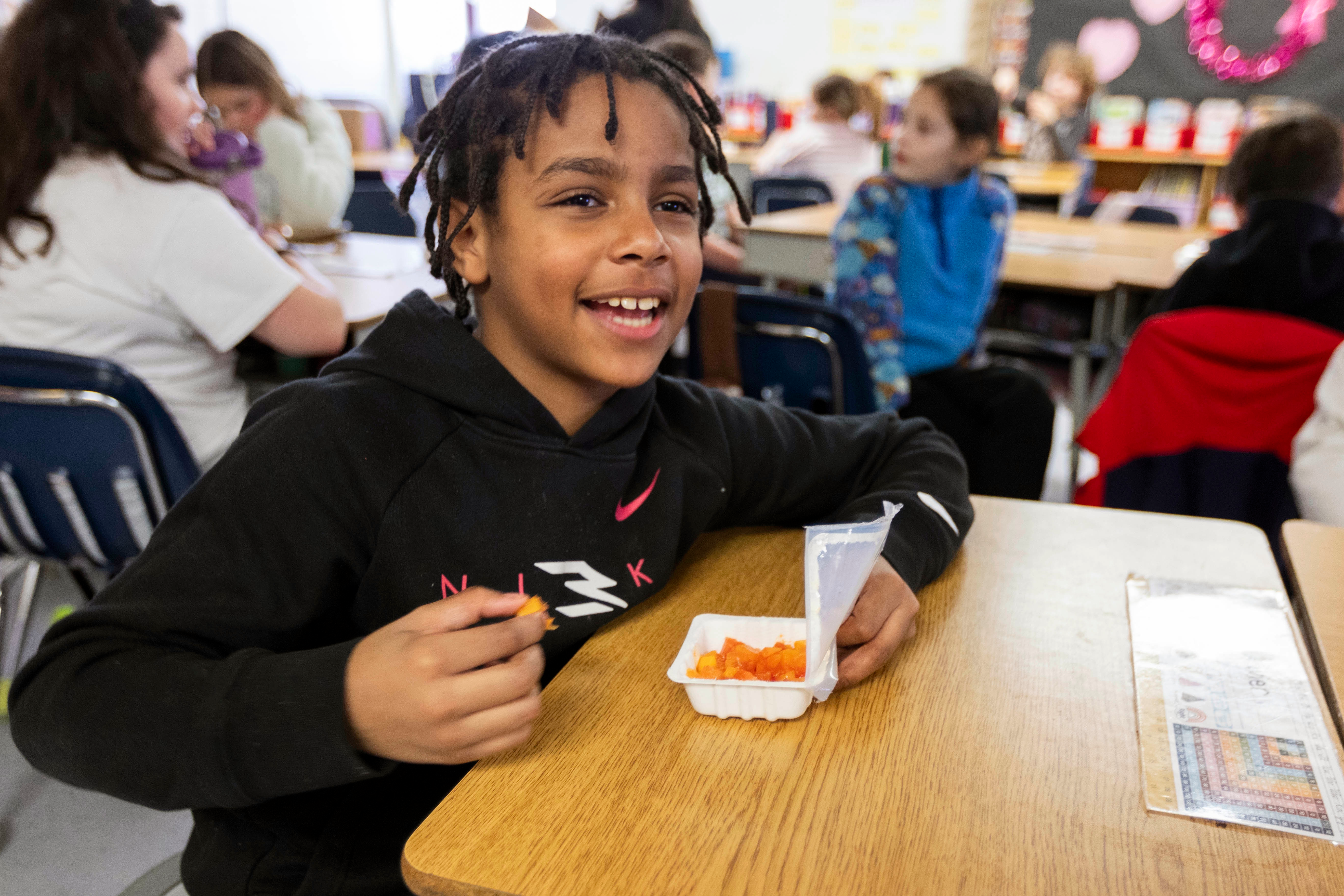 The product combination features a 4-ounce molded fiber cup made with renewable resources, which is sealed with plant-based lidding film once food, typically cut fruit or vegetables, has been placed inside.