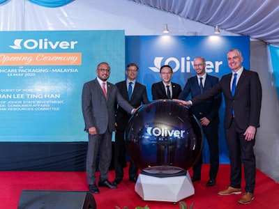 From (left): Mohd Reduan Mohd Zabri, Director, Johor Office Malaysia Investment Development Authority (MIDA), Michael Benevento, President & Chief Executive Officer, Oliver Healthcare Packaging, Yang Berhormat Tuan Lee Ting Han, Chairman of Johor State Investment, Trade, Consumer Affairs and Human Resources Committee, Kenneth De Muynck, General Manager, Asia-Pacific Oliver Healthcare Packaging, Warren Shaw, Vice President, Global R&D & Quality, Oliver Healthcare Packaging, at the grand opening of Oliver Healthcare Packaging's Johor manufacturing facility.