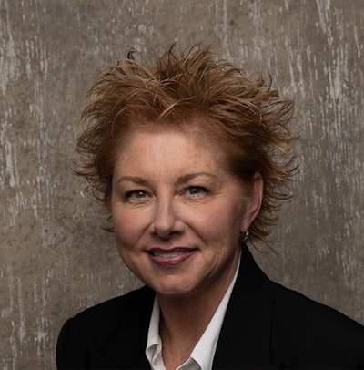 L Chamberlain Headshot 2