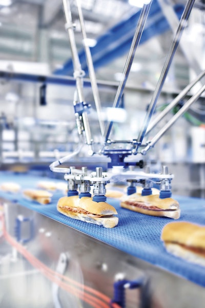 SOMIC‘s case packer infeed integrates seamlessly with Weber’s line, creating efficient, shelf-ready packaging with minimal footprint and labor.