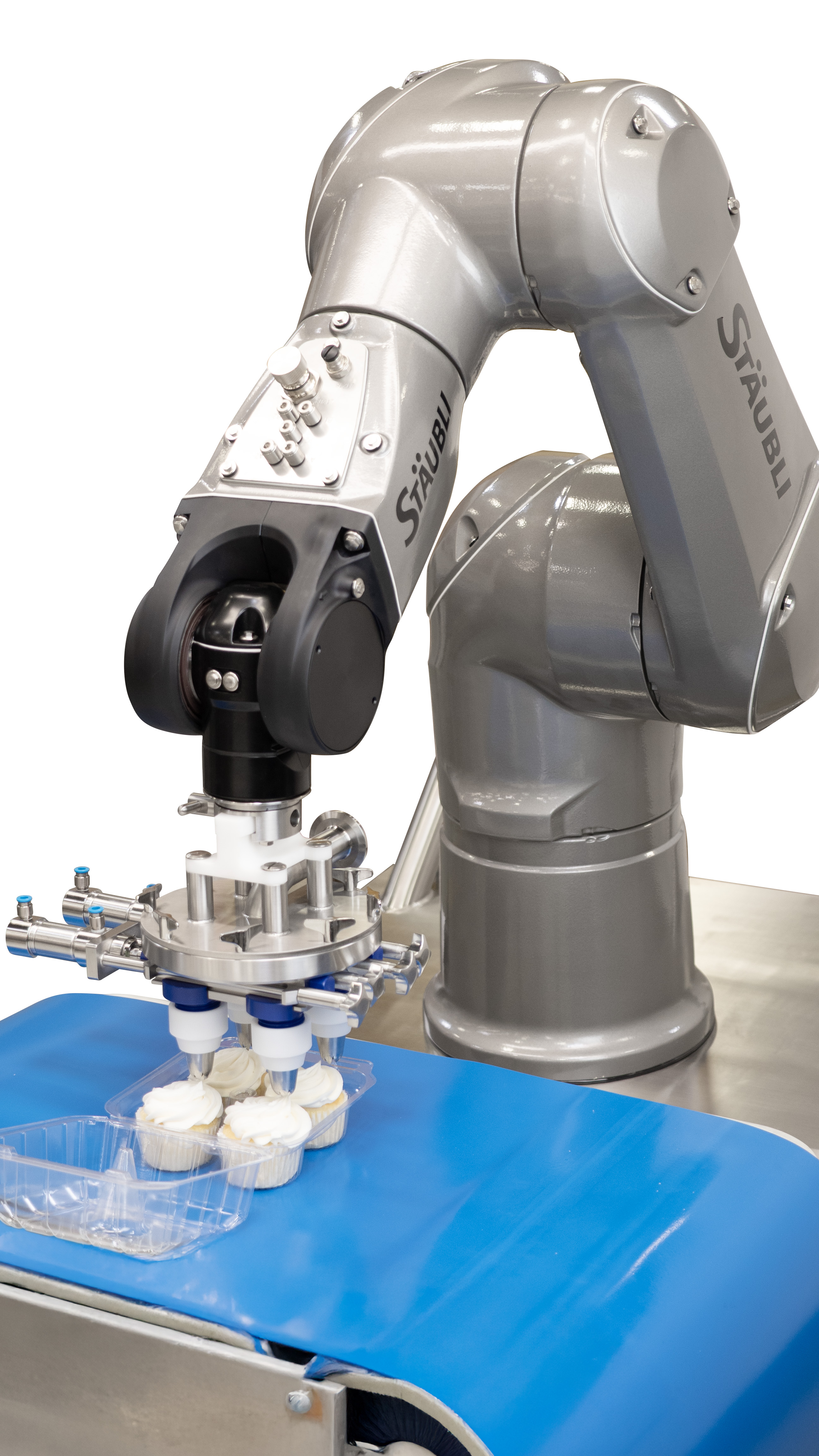 Unifiller Hiro Decorating Cupcakes