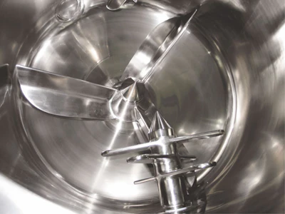 GLASS’s VAS systems allow operators to choose from gentle rounded “whirlers,” classic grinding and cutting attachments, or turbines engineered for high shear forces.