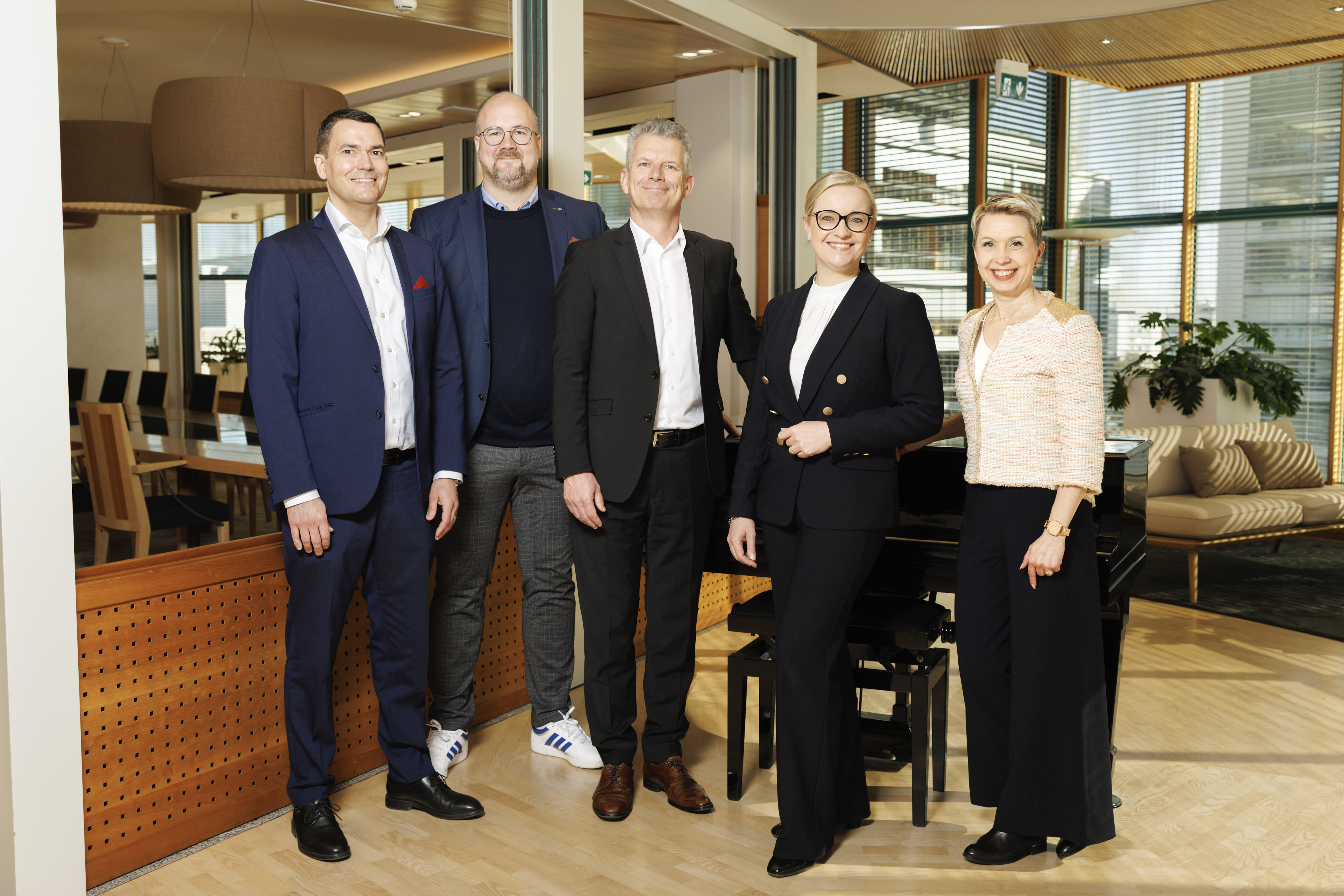 From left: Erkki Nyberg, Mets&auml; Board, Maarten Florizoone, Mets&auml; Board, Andreas Lang, HEIDELBERG, Erja Hyrsky, Mets&auml; Board, Elina Huopio, Mets&auml; Board