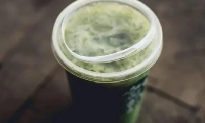 Customers are now encouraged to consume drinks directly through redesigned lids, which are recyclable and eliminate the need for an additional component.