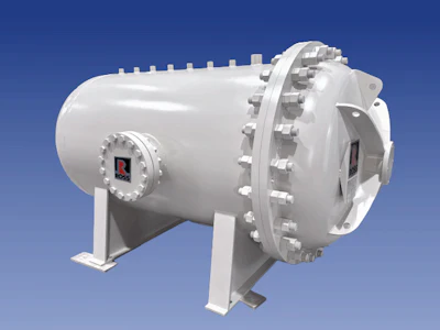 White industrial pressure vessel with bolted flanges and support legs on blue background